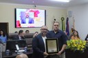 Robson Renato Vieira Goulart entregue pelo Vice-Prefeito Marcelo Moura